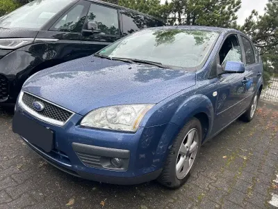 Gebraucht Ford Focus Ghia 101 PS (74 kW) 2005 Blau Limousine