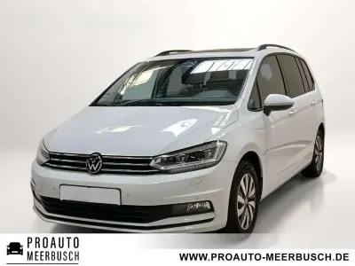 Gebraucht VW Touran Comfortline 150 PS (110 kW) 2025 Pure white Van / Kleinbus