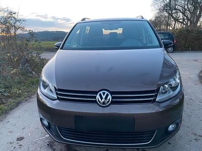 Second-hand VW Touran Match 140 CP (102 kW) 2013 Maro Monovolum