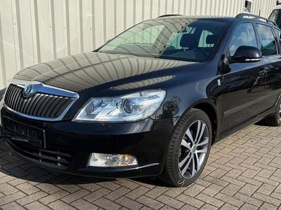 Gebraucht Skoda Octavia Family 105 PS (77 kW) 2012 Schwarzmagic perleffekt Kombi