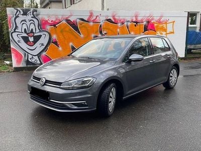 Gebraucht VW Golf VII Highline 125 PS (91 kW) 2017 Grau Limousine