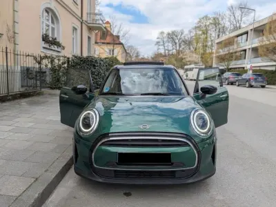 Usado Mini Cooper 136 HP (100 kW) 2022 Verde Citadino