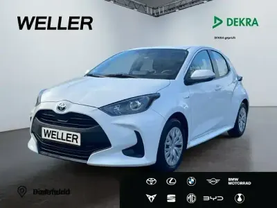 Gebraucht Toyota Yaris Hybrid Business Edition 116 PS (85 kW) 2022 Weiss Kleinwagen