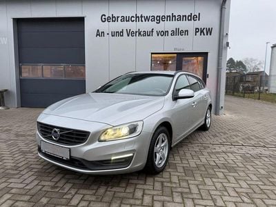 Silber Gebraucht 2017 Volvo V60 Business Edition Kombi | 17.900 € (Teuer)