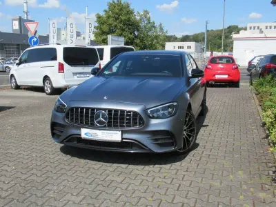 Gebraucht Mercedes E400 AMG 330 PS (242 kW) 2022 Manufaktur selenitgrau magno Limousine