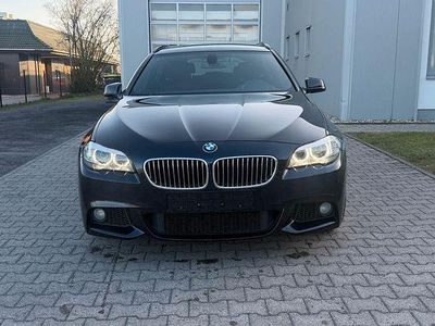 Gebraucht BMW 525 Sport Line 218 PS (160 kW) 2012 Blau Kombi