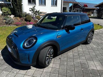 Second-hand Mini Cooper SE Classic 135 kW (184 CP) 2022 Albastru Hatchback