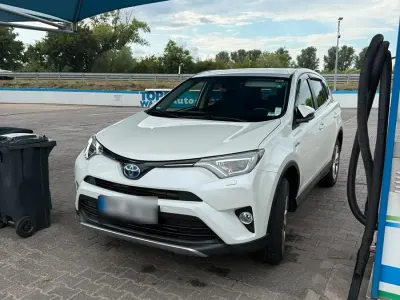 Second-hand Toyota RAV4 Hybrid 197 CP (144 kW) 2018 Alb SUV