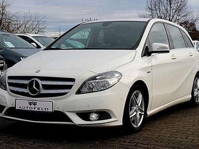 Gebraucht Mercedes B180 109 PS (80 kW) 2012 Weiß Van / Kleinbus