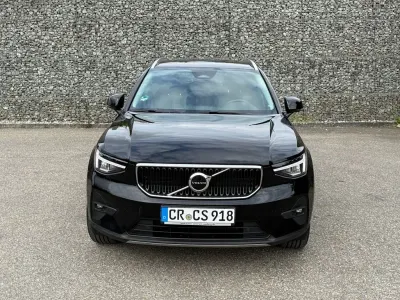 Gebraucht Volvo XC40 163 PS (119 kW) 2023 Schwarz SUV