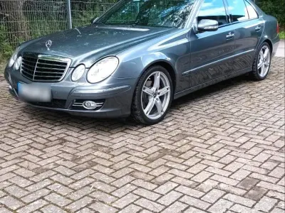 Gebraucht Mercedes E230 204 PS (150 kW) 2008 Grau Limousine