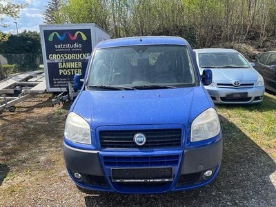 Second-hand Fiat Doblò Family 120 CP (88 kW) 2006 Albastru Monovolum