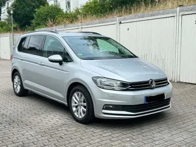 Gebraucht VW Touran Comfortline 150 PS (110 kW) 2020 Grau Van / Kleinbus