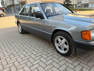 Occasion Mercedes 190 1989 Gris Berline