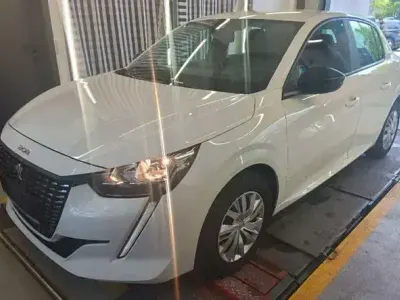 Gebraucht Peugeot 208 Active 75 PS (55 kW) 2022 Weiß Kleinwagen