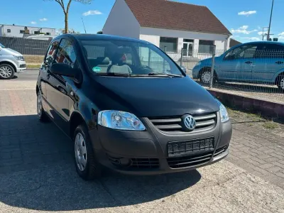 Gebraucht VW Fox 55 PS (40 kW) 2009 Schwarz Kleinwagen