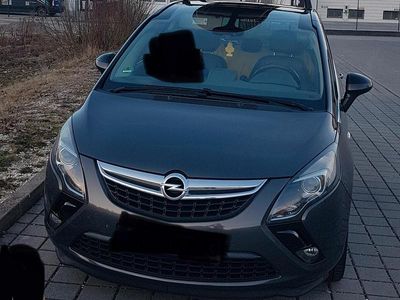 Grau Gebraucht 2013 Opel Zafira Tourer Van / Kleinbus | 5.500 €