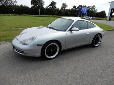Second-hand Porsche 911 Carrera 4 300 CP (220 kW) 1999 Argintiu Coupe