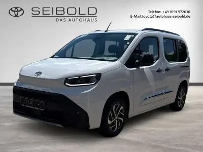 Neu Toyota Proace Verso City 110 PS (80 kW) 2026 Icy white Kombi