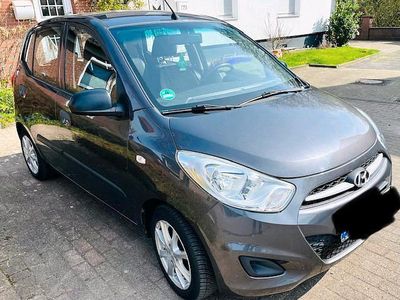 Gebraucht Hyundai i10 68 PS (50 kW) 2013 Grau Kleinwagen