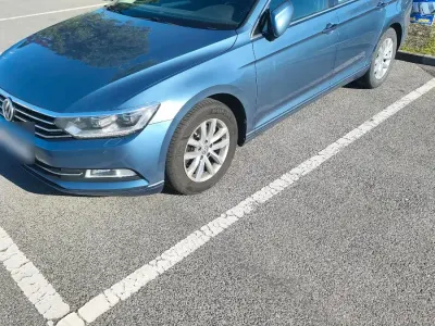 Gebraucht VW Passat 120 PS (88 kW) 2017 Blau Kombi