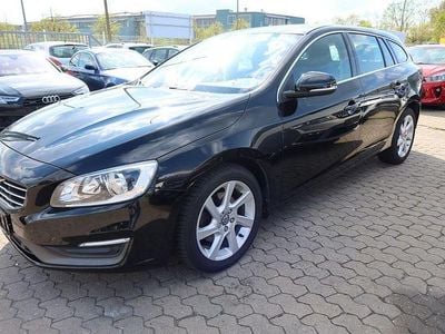 Gebraucht Volvo V60 Momentum 181 PS (133 kW) 2014 Schwarz Kombi