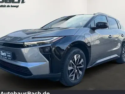 Usata Toyota bZ4X Lounge 252 kW (343 CV) 2026 Argento SUV