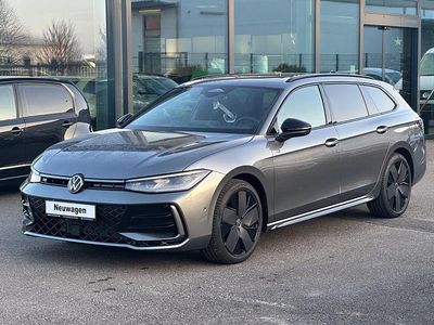 Grau Neu 2026 VW Passat R-line Kombi | 46.900 € (Superpreis)