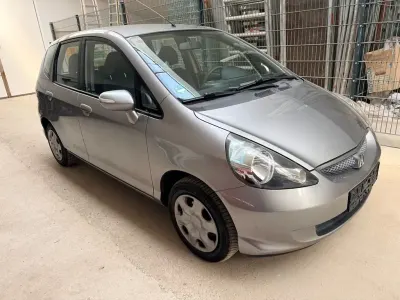Begagnad Honda Jazz LS 83 HK (61 kW) 2005 Grå Halvkombi