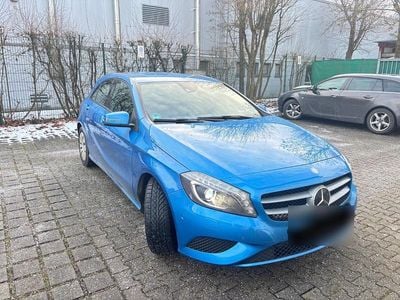 Gebraucht Mercedes A200 136 PS (100 kW) 2013 Blau Limousine
