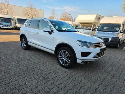 Gebraucht VW Touareg 263 PS (193 kW) 2015 Weiß SUV