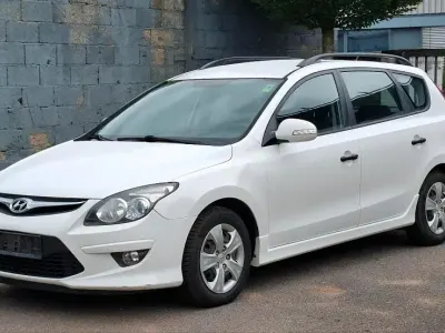 Gebraucht Hyundai i30 90 PS (66 kW) 2012 Weiß Kombi