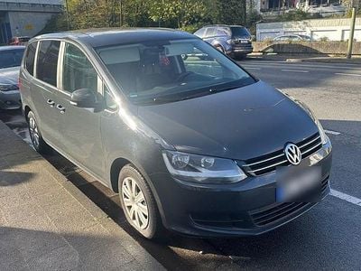 Second-hand VW Sharan 140 CP (102 kW) 2010 Negru Monovolum