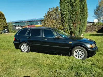 Usata BMW 318 143 CV (105 kW) 2004 Nero Station wagon