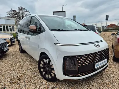 Gebraucht Hyundai Staria Signature 177 PS (130 kW) 2022 Weiß Van / Kleinbus
