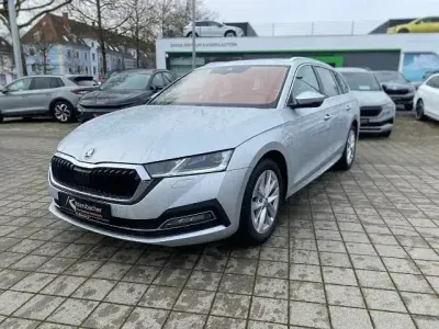 Gebraucht Skoda Octavia Style 150 PS (110 kW) 2022 Brillantsilber metallic Kombi