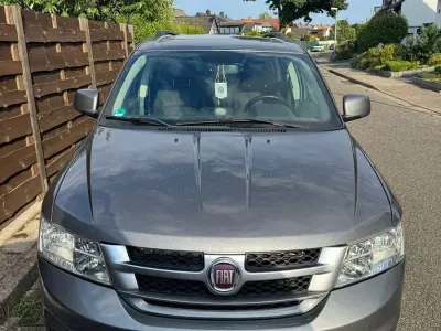Gebraucht Fiat Freemont 140 PS (102 kW) 2012 Silber SUV