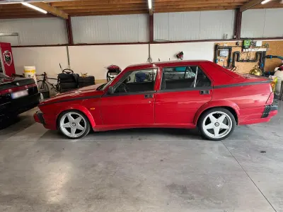 Gebraucht Alfa Romeo 75 1989 Rot Limousine