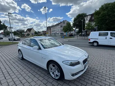 Gebraucht BMW 520 184 PS (135 kW) 2011 Weiß Limousine
