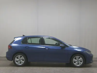 Gebraucht VW Golf VIII Life 150 PS (110 kW) 2025 Blau Limousine