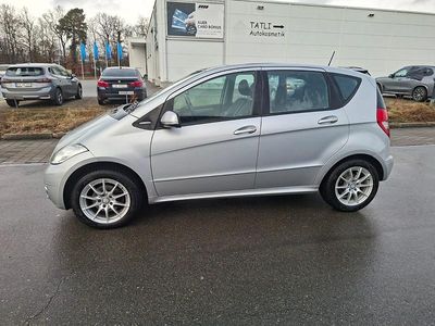 Gebraucht Mercedes A180 108 PS (79 kW) 2011 Silber Kleinwagen