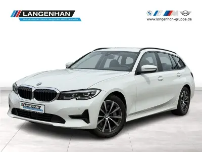 Gebraucht BMW 330 Sport Line 258 PS (189 kW) 2022 Weiß Limousine