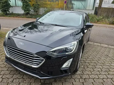 Gebraucht Ford Focus Titanium 125 PS (91 kW) 2019 Schwarz Limousine