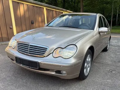 Gebraucht Mercedes C320 Elegance 218 PS (160 kW) 2001 Gold Limousine