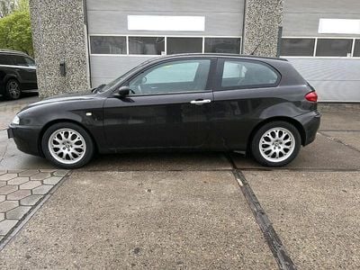 Gebraucht Alfa Romeo 147 120 PS (88 kW) 2003 Schwarz Kleinwagen
