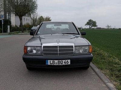Second-hand Mercedes 190 118 CP (86 kW) 1990 Berlinǎ