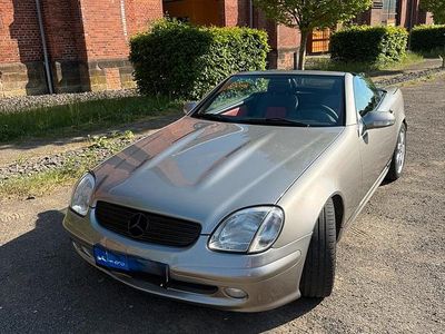 Silber Gebraucht 2002 Mercedes SLK200 Cabrio | 8.000 € (Fairer Preis)