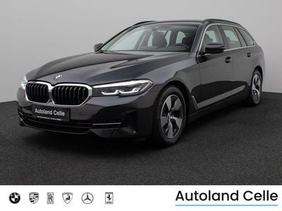 Sophistograu brillanteffekta9 Gebraucht 2022 BMW 520 Sport Line Kombi | 29.499 € (Superpreis)