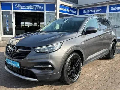 Second-hand Opel Grandland X Innovation 177 CP (130 kW) 2018 Gri SUV
