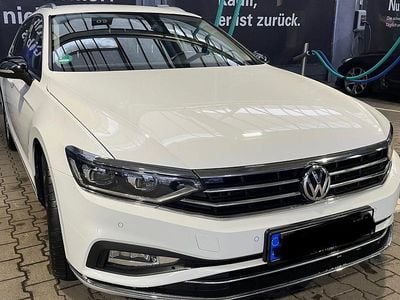 Gebraucht VW Passat Elegance 150 PS (110 kW) 2020 Weiß Kombi